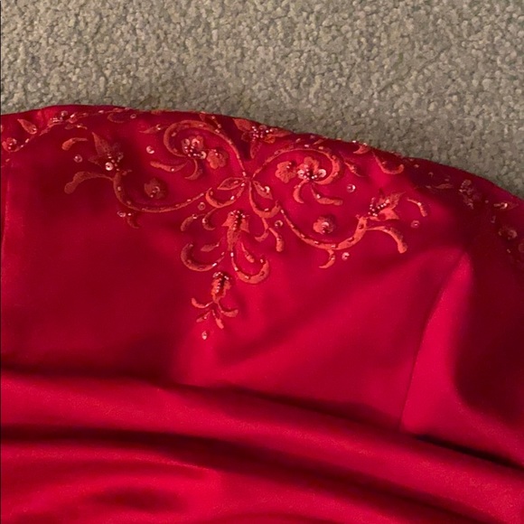 David’s Bridal Red Strapless Formal Gown with Wrap - Picture 4 of 8